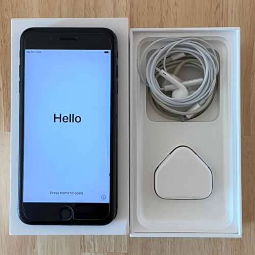 Apple iphone 7 plus 256GB gray (灰色) + moment 18mm lens + case & protector