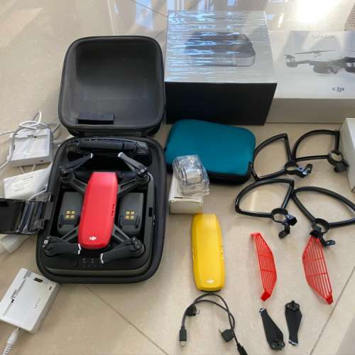 DJI Spark+Remote Controller+Portable Power Pack+Propeller Guards + 2*Car Charger
