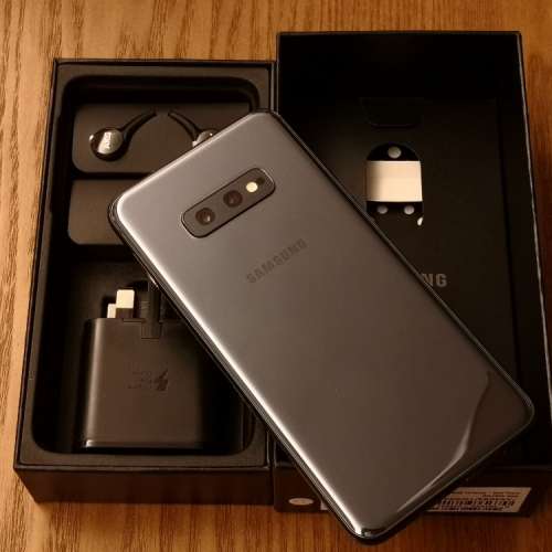 99.99%新 Samsung 三星 s10e 128GB 黑色 Synergy行貨 不是台機