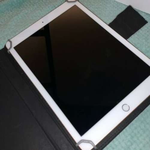 Apple iPad 6th Generation 32GB Gold Wifi