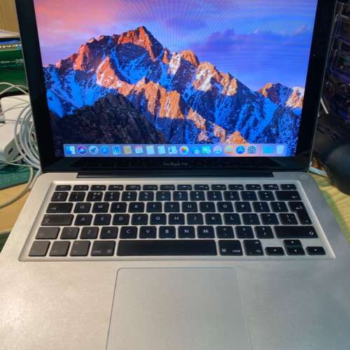 Macbook Pro 13寸 i5 4G ram 500 GB hdd 2011年