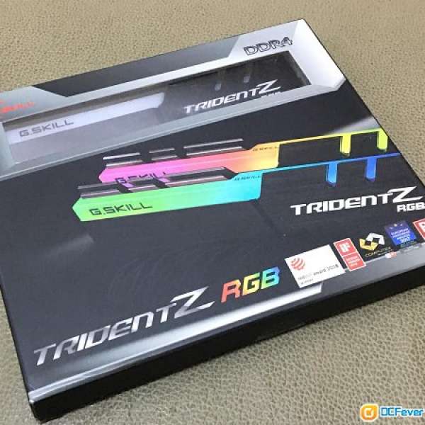 行貨 G.Skill Trident Z RGB DDR4 3200MHz 16G (8Gx2 Ram)