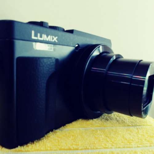 Panasonic Lumix DCZS70 Digital Camera