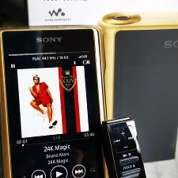 Sony wm1z 98%new + remote