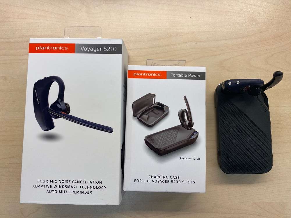 99.9 Plantronics Voyager 5210