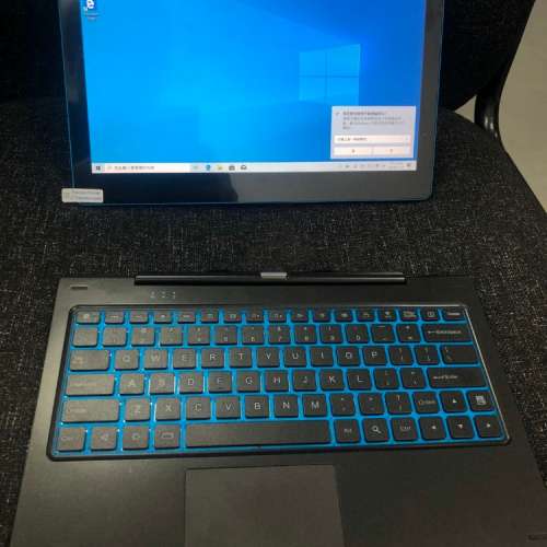 99新 超輕便 一機兩用 10.1吋 平板/手提電腦 連永久版Office