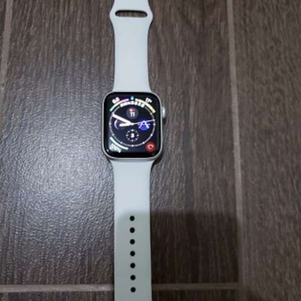 apple watch 44mm sliver lte + GPS