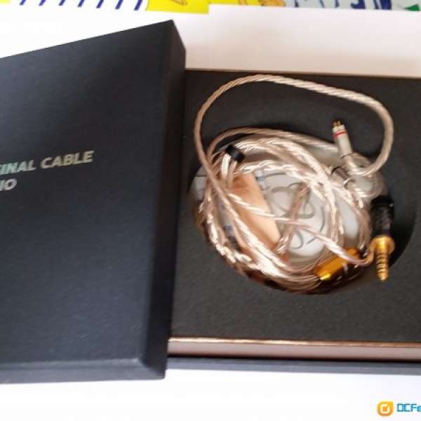 出售 oc studio旗艦 OCAUX 8絞單晶銀加單晶銀鍍金,CM頭4.4平衡頭耳機線,95%新有保養