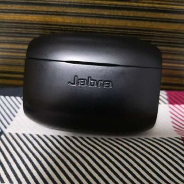 Jabra Elite 65t 充電盒