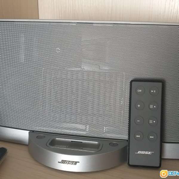 9成7新Bose sounddock 2, 原廠遙控和火牛，全部功能正常，靚聲無比，aux in 可接藍...