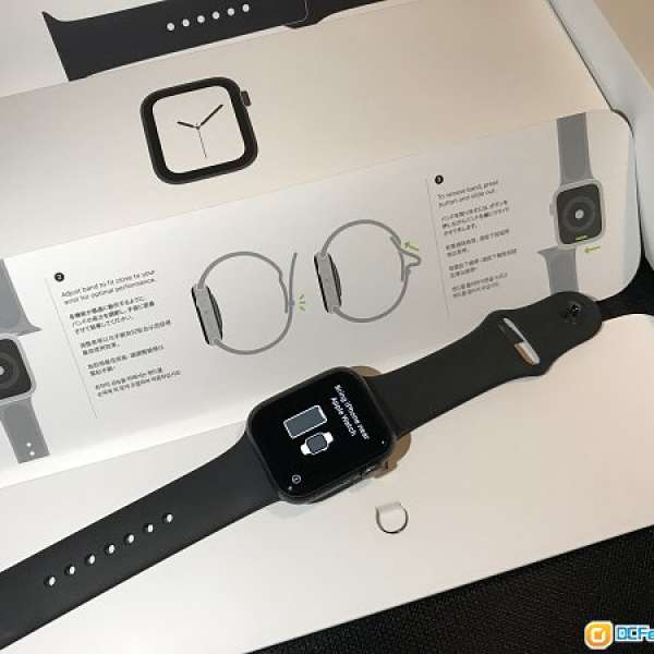 Apple Watch Series 4 *44mm(GPS+Cell）LTE 黑色95%new*行保至 26/9/2019 *