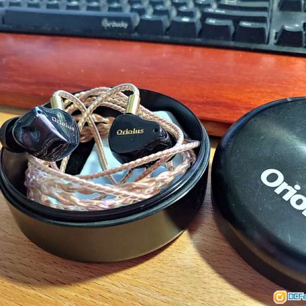 放 95%新 行貨 Mini Audio Oriolus 2 黑黃鸝 2 (三動鐵一動圈) 圈鐵 耳機 有單有盒...