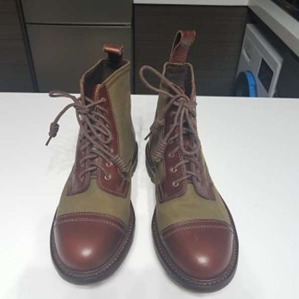 全新 Dr Martens 軍綠色帆布啡色牛皮七孔軍靴size UK7