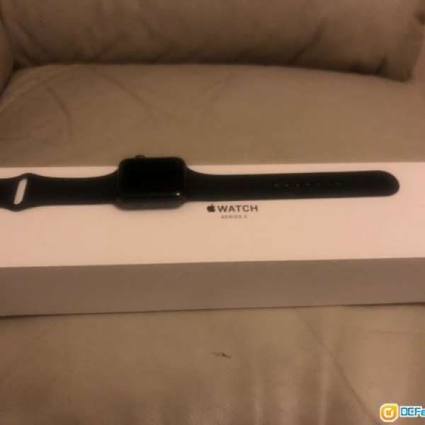 Apple Watch Series 3 (GPS only) 42mm Space Gray Sport Band Black