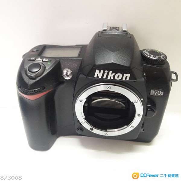 Nikon D70s  中階CCD單反， nikkor AF 28 -80mm  / 3.3 -5.6 G