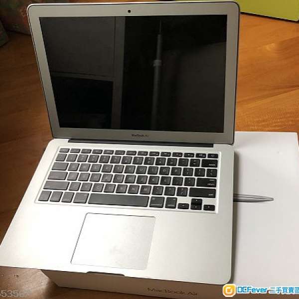 Macbook Air 13.3” 95% new