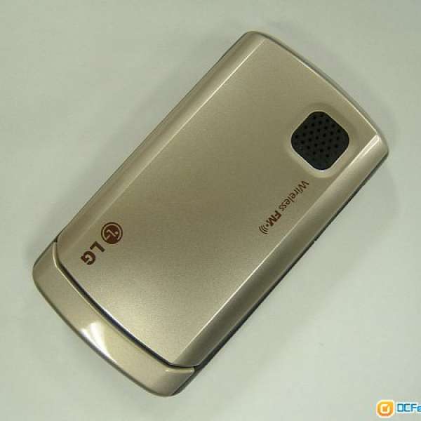 LG GB125 摺疊雙頻手機
