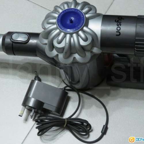 Dyson V6 SV03 行貨 強力無線手提吸塵機 有火牛連一長管一碳纖維吸頭