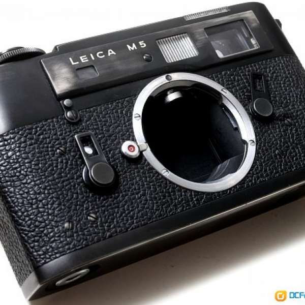 Leica M5 高性能M系全機械旁軸機皇，自然舊黑漆，皮革完好，TTL測光準確，黃斑光亮...