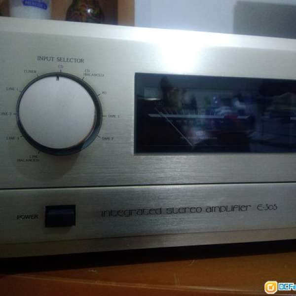 Accuphase E 305