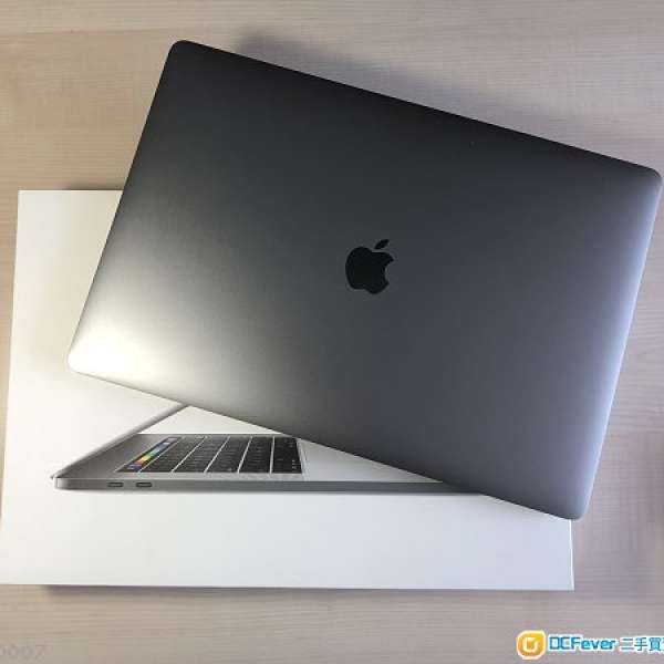 Apple MacBook Pro 2017 with Touch Bar 15”inch[連Apple Care保養]