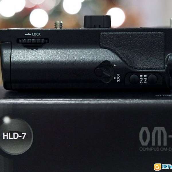 Olympus HLD-7 for E-M1