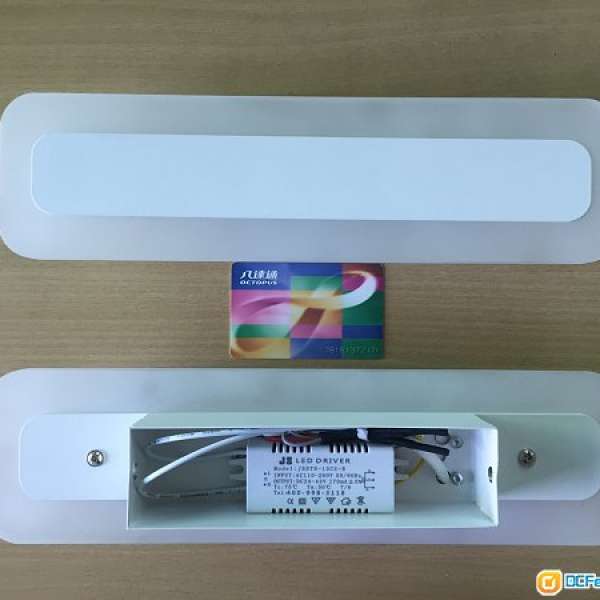 LED 壁燈, 一大兩小, $100 x 3, 全新未用,  暖光色, 電壓 110 ~ 260 Volt