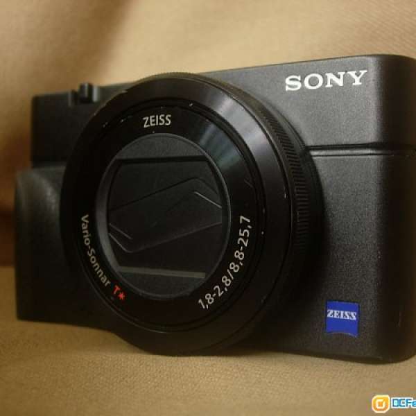 Sony RX100 lll  數碼相機__有盒