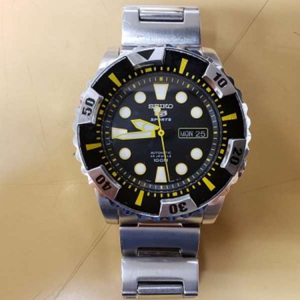 Seiko 5 Sports Automatic "SNZJ15J1"( 日本製造 )