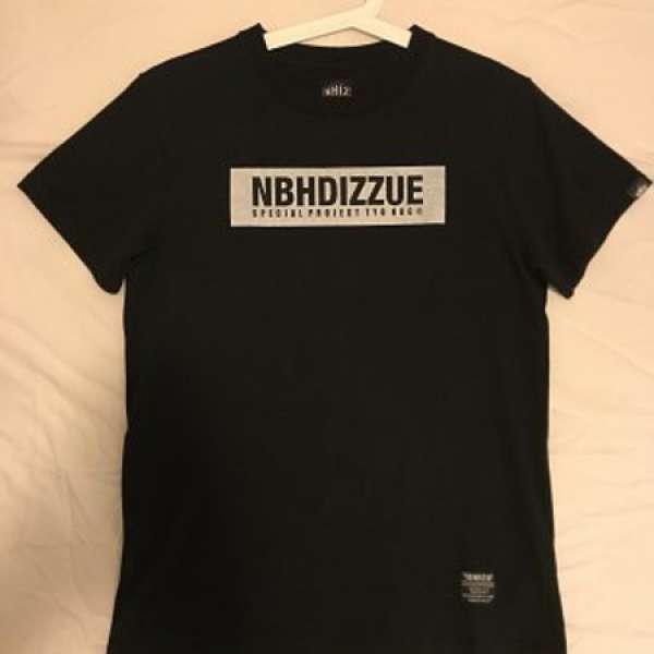 NBHDIZZUE tee