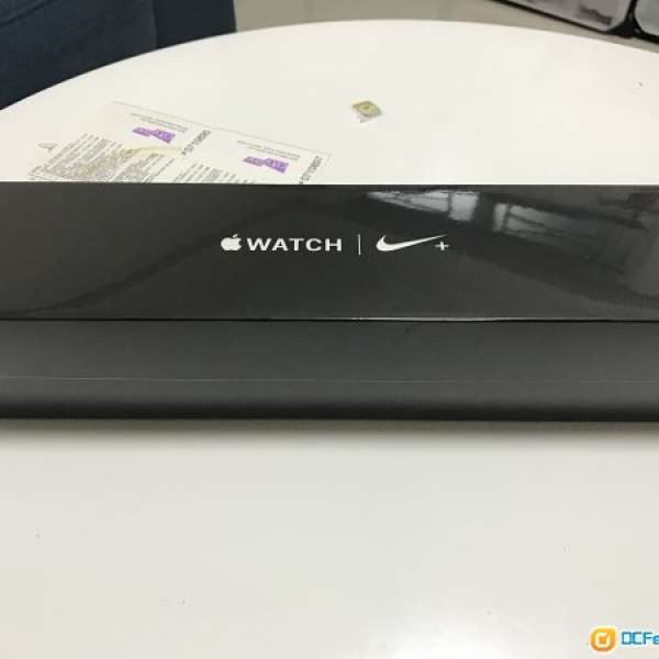 全新未開封黑色apple watch series 4 Nike  GPS + Cellular