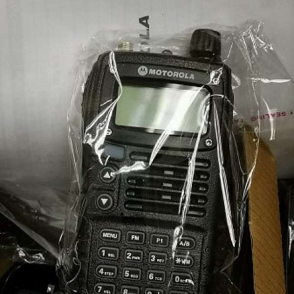 大量 全新 水貨 Motorola SMP-818 無線對講機 送耳機