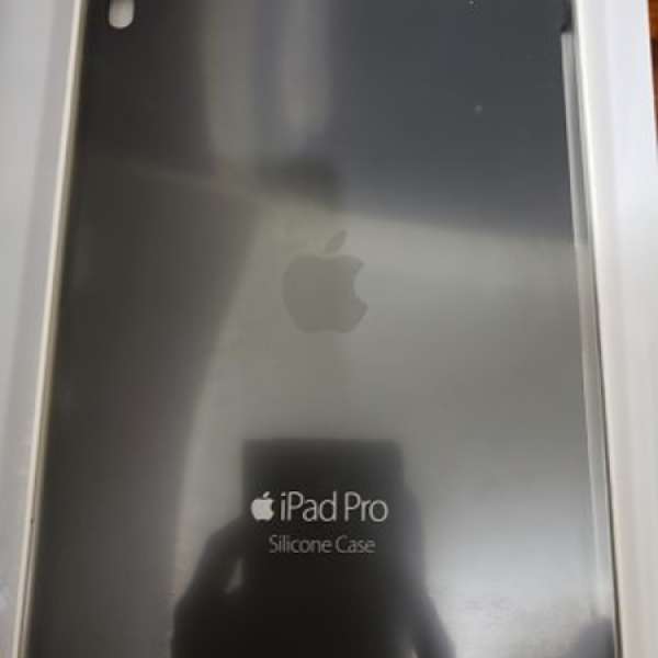 全新 灰色 iPad Pro 9.7" Silicon case Charcoal Grey MM1Y2FE/A