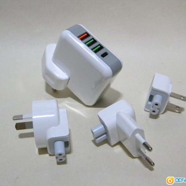 全球通用25W USB 快速充電器 有四個輸出 配四個轉插