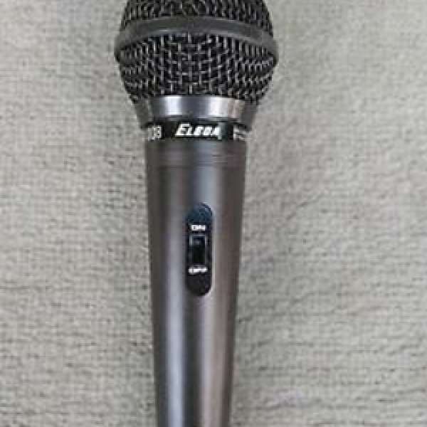 Elega DM-1008 dynamic microphone with cable and carrying box