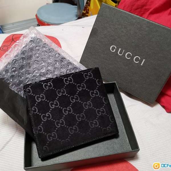 GUCCI 銀包，絨面，朋友送日本購入，無單，實物如圖，無用過，$1500.荃灣交收。