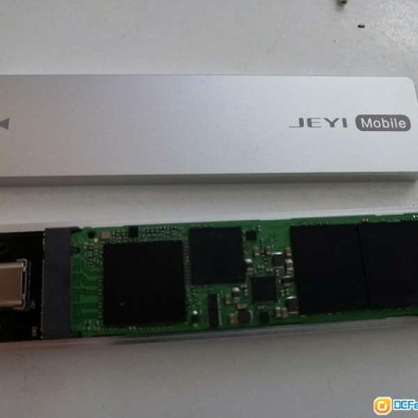 Samsung 961 m2 256G SSD + 金属外置 case (USB 3.0 Type C)