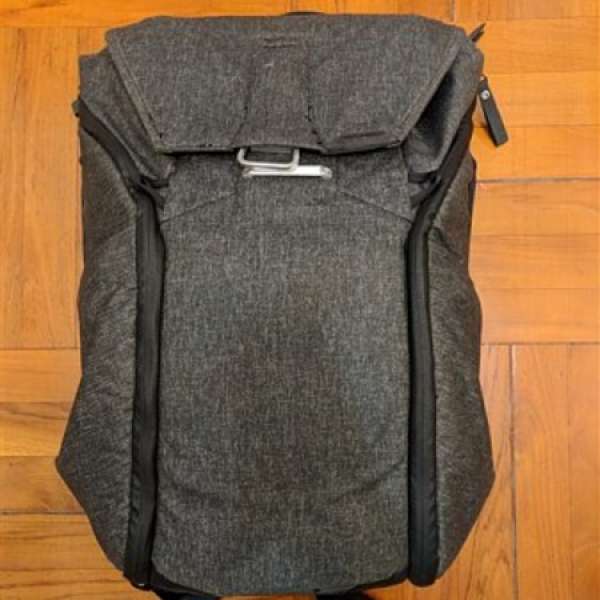 80% NEW Peak Design Everyday Backpack 20L