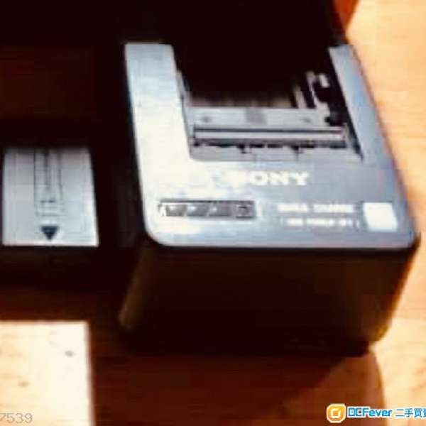 Sony 充電器 BC-QM1 加一粒 NP-FW50