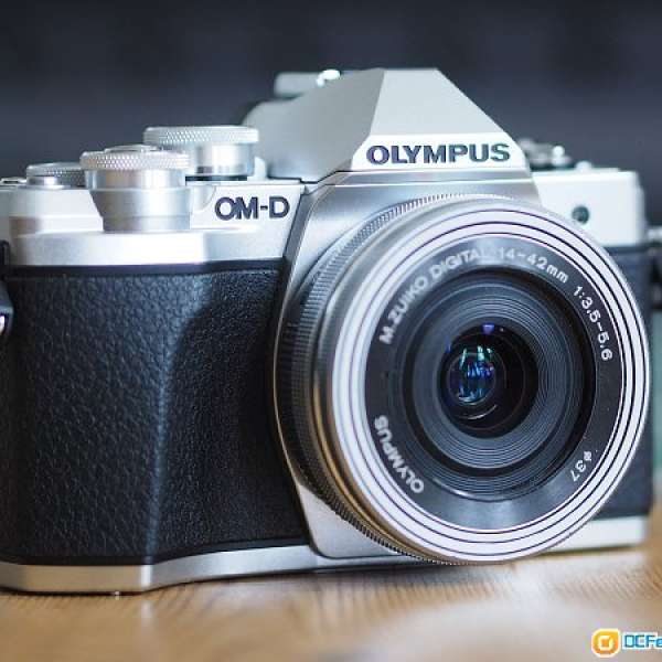 Olympus EM10mark iii 銀色 95新 body 行貨有保