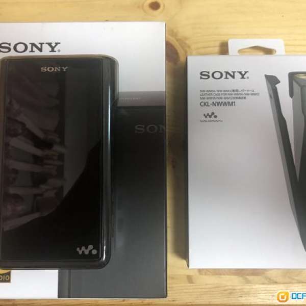 Sony 黑磚 WM1A行貨連原裝保護套二個膠套遙控器