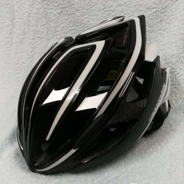 賣90%新 Cannondale 黑白單車頭盔