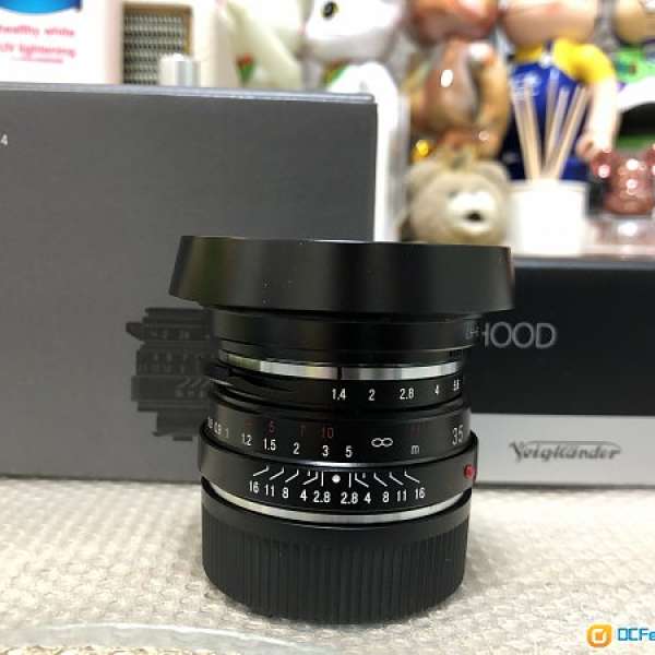 Voigtlander nokton classic VM 35mm f1.4 MC 35/1.4 with Hood, filter