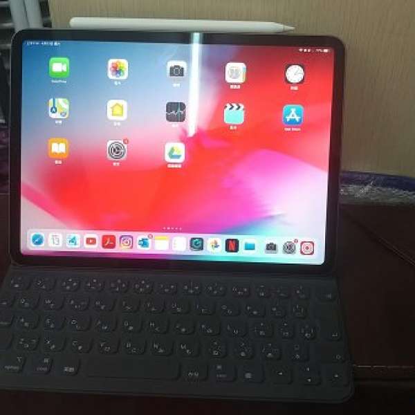 新買有盒已開盒 . iPad Pro 11” 2018. WiFi 256 GB 連鍵盤, Apple Pencil 2