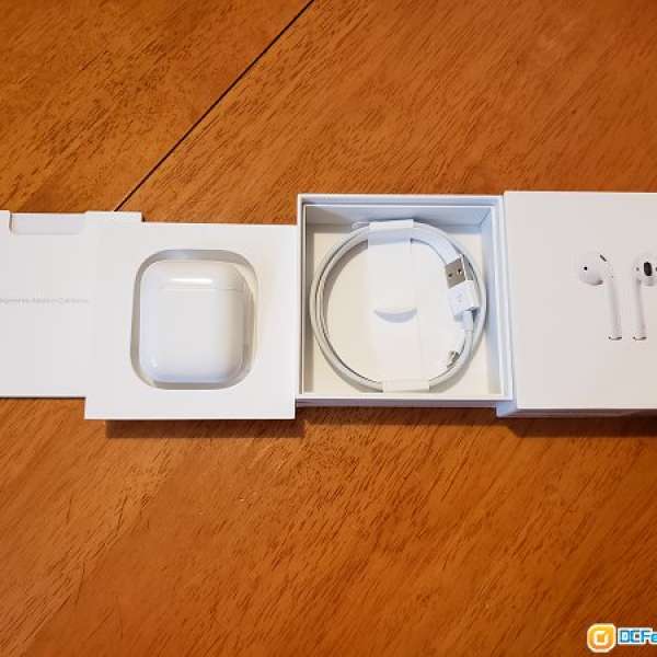 95% new airpods 1 行貨連盒全套