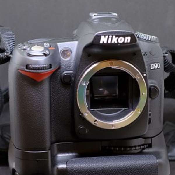 Nikon D90 連直倒 一正一副電 有盒單 齊件 MEKE MK950 閃