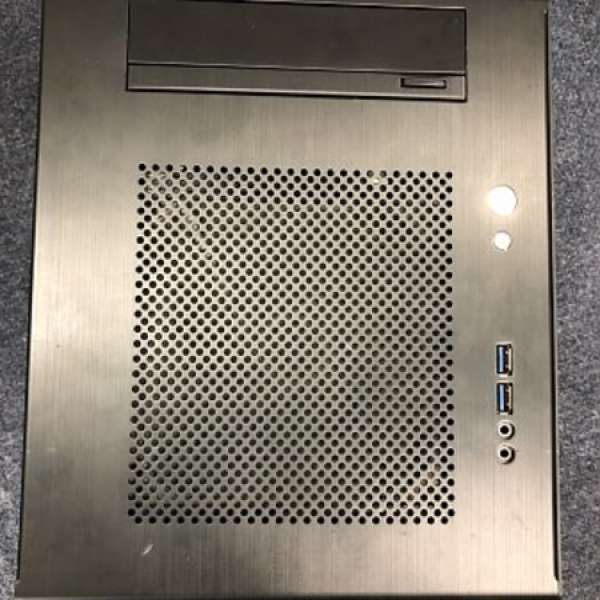 Lian li 機箱 PC-Q08B