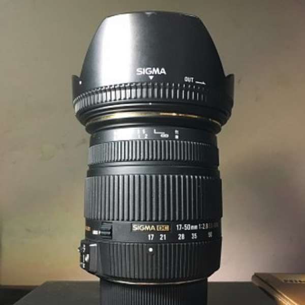 Sigma 17-50mm f/2.8 EX DC OS HSM w/ Hoya UV filter