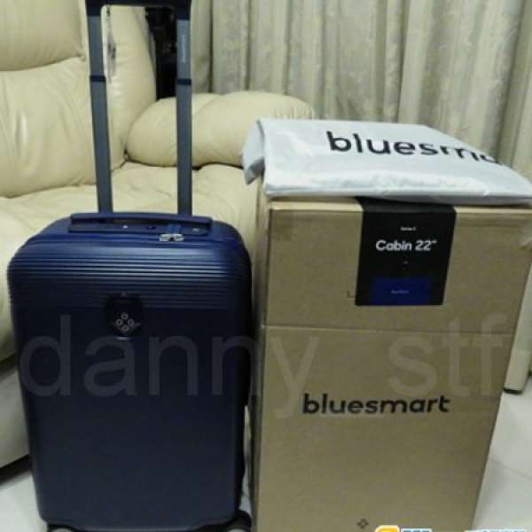 Bluesmart Series 2 Cabin 22 紫藍色 智能行李箱 行李喼 内置GPS和充电器 (原價三...