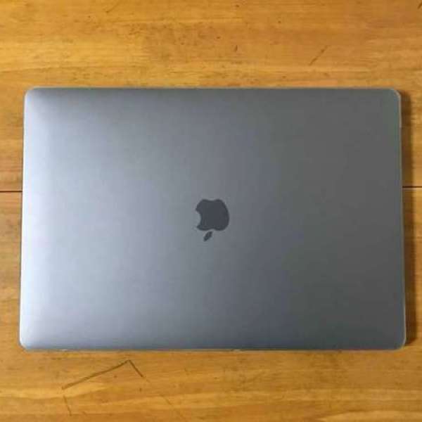 Macbook Pro late 2016 15" Touchbar  i7 256GB SSD